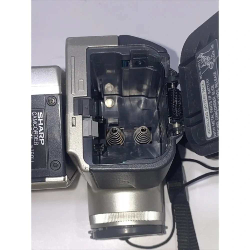 Sharp VL-E780U VIEWCAM Video8 Camcorder‎ + Charger 1 BATTERY! UNTESTED!!!